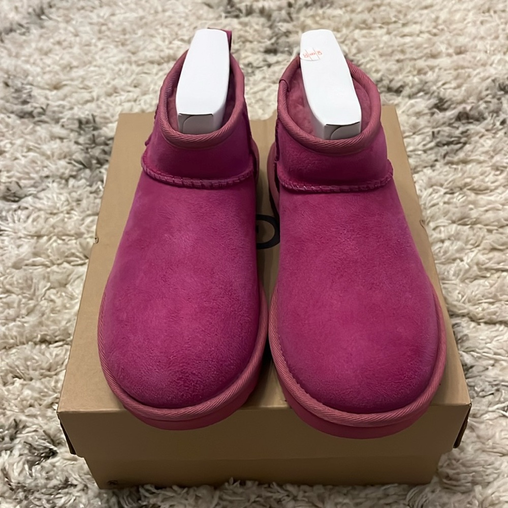 UGG classic ultra mini. Womens size 6. pink. Purple. New with box. Sold out.